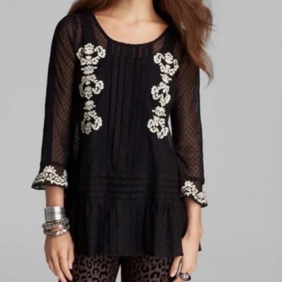 Free People Jocelyn Black Embroidered Mesh Lace Dot Tunic Size Medium - Picture 1 of 6